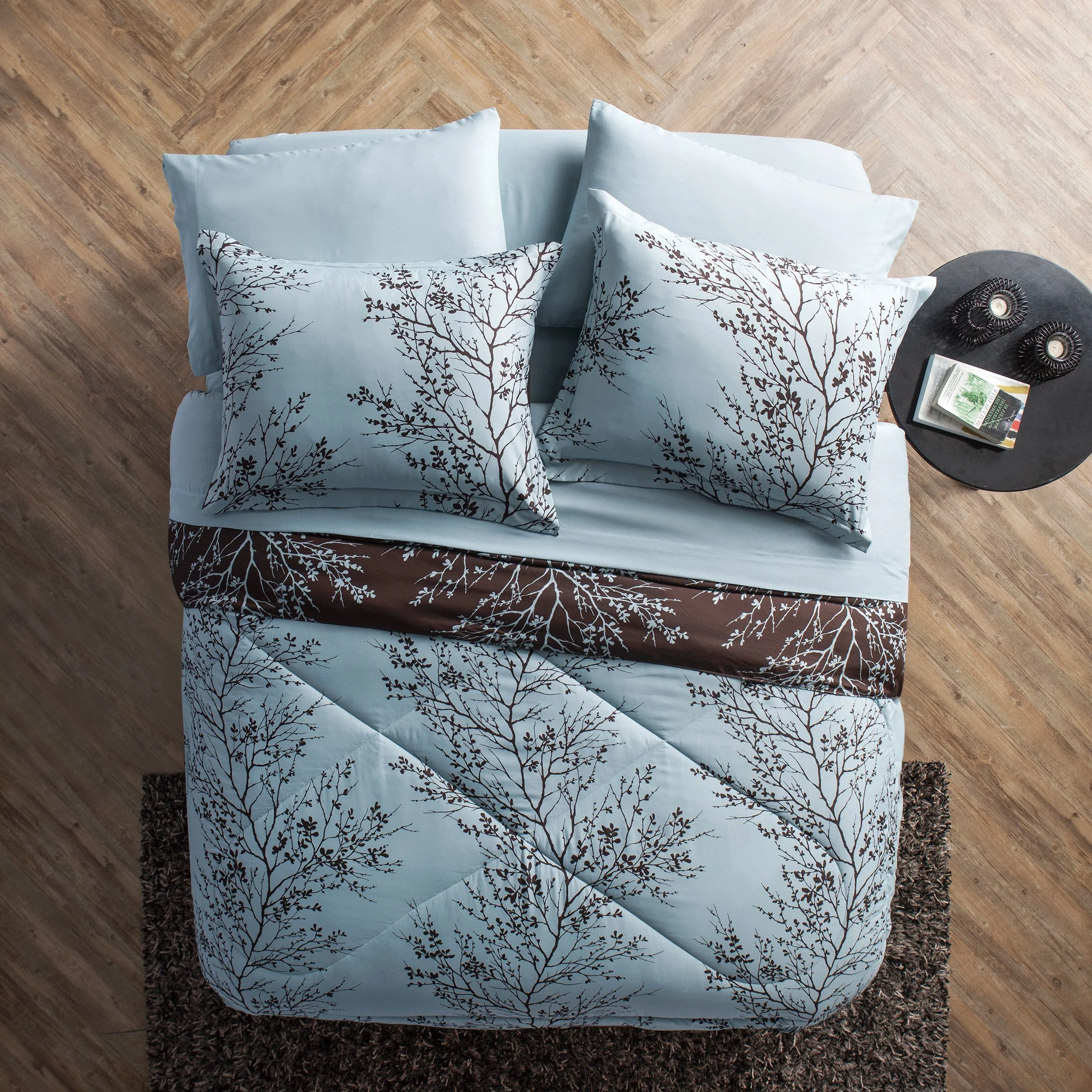 King 8-Piece Reversible Bed-in-a-Bag – Leaf Print, Adult & Unisex