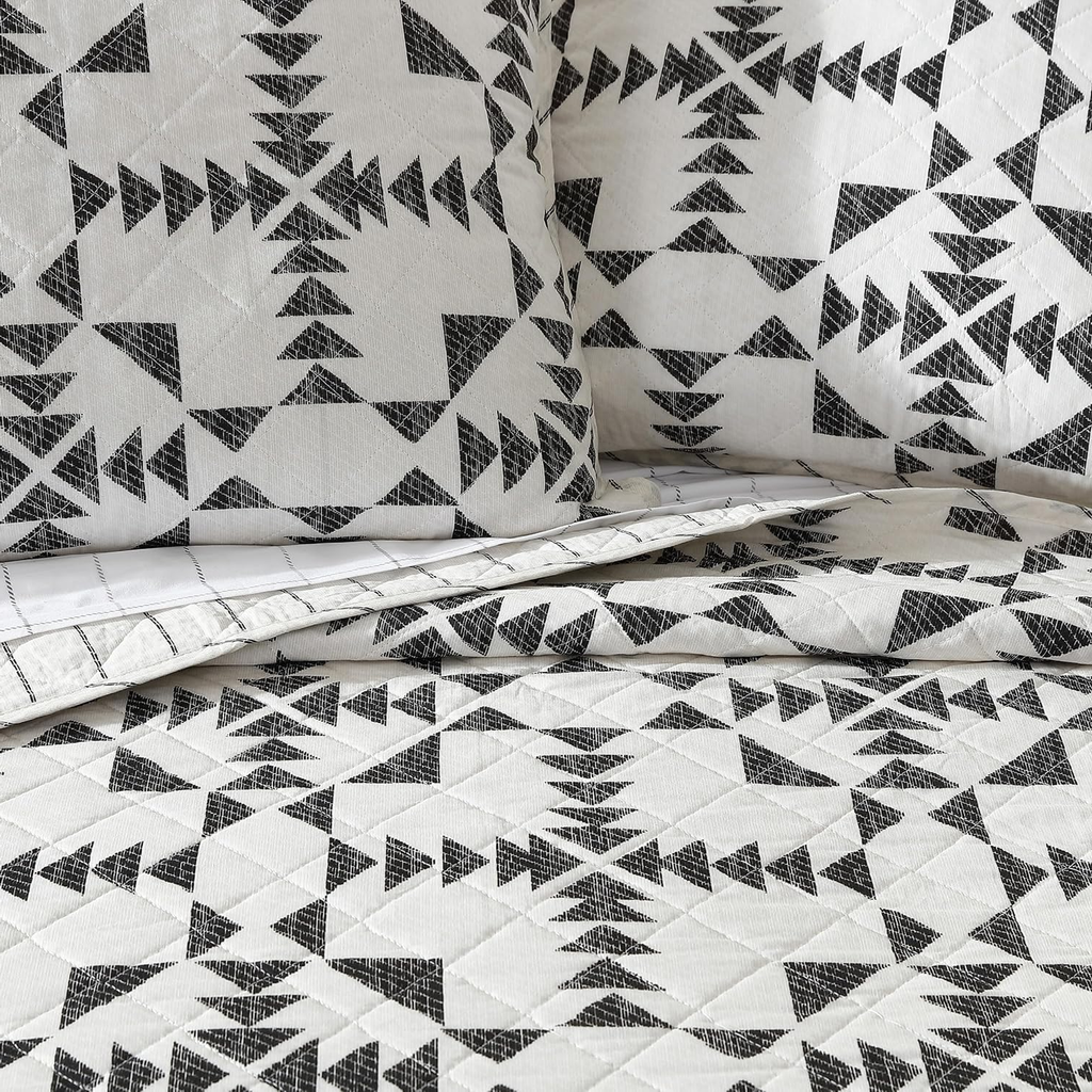 King Quilt Set – Reversible Cotton Bedding with Matching Shams, Luxurious Arrowhead Charcoal Design