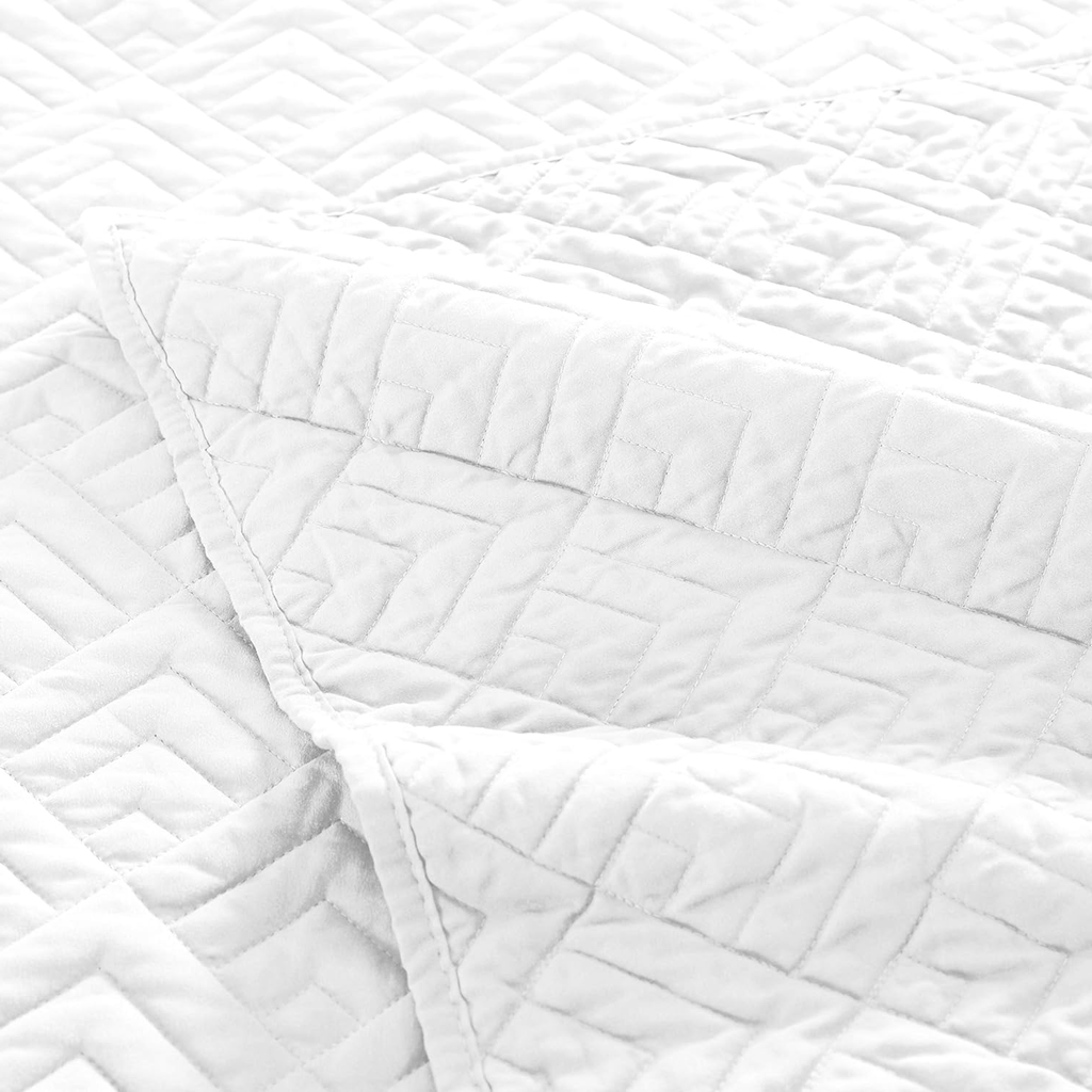 Full/Queen Quilt Set – Modern Geometric Design, Soft & Lightweight, All-Season