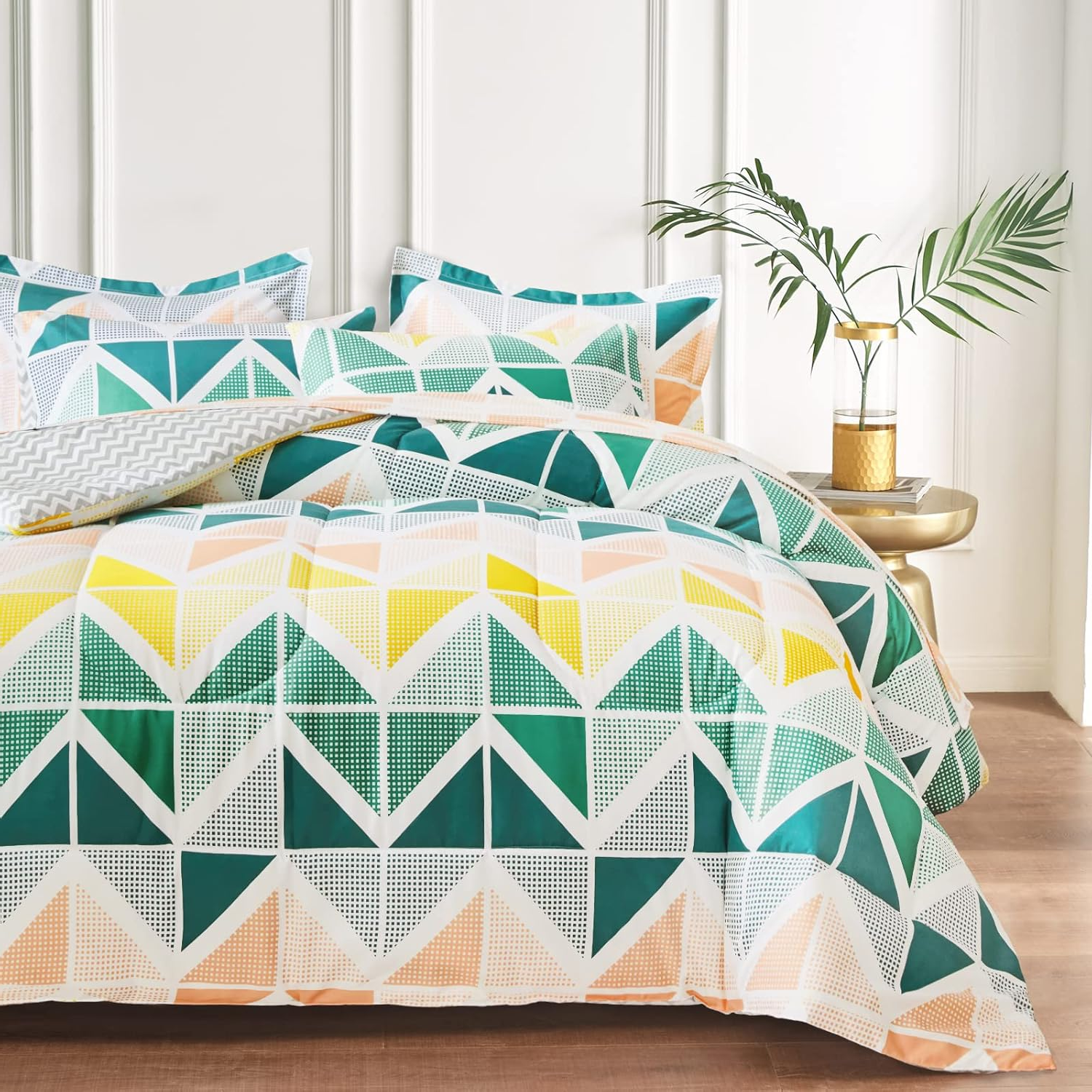 7-Piece Queen Bed-in-a-Bag Comforter Set – Yellow & Green Triangle Print, Reversible Microfiber Bedding with Sheets & Pillow Shams