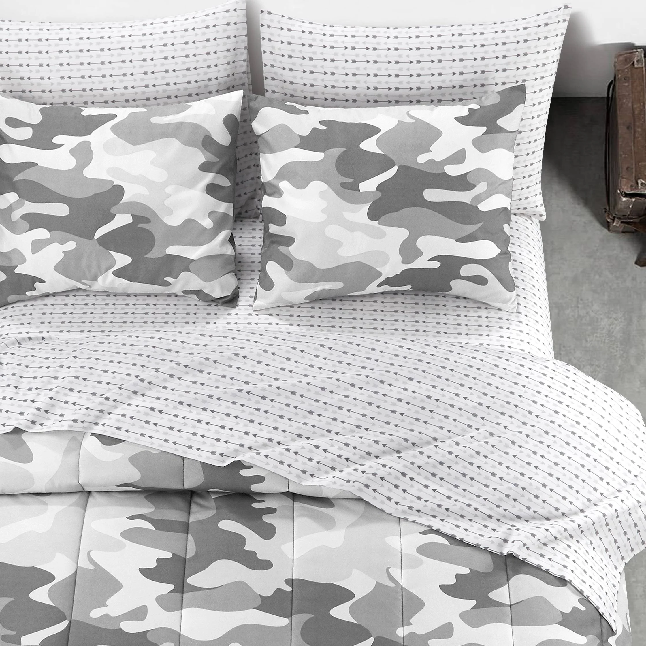 Full-Size Gray Camouflage Bed-in-a-Bag – Multicolor Polyester Comforter & Sheet Set