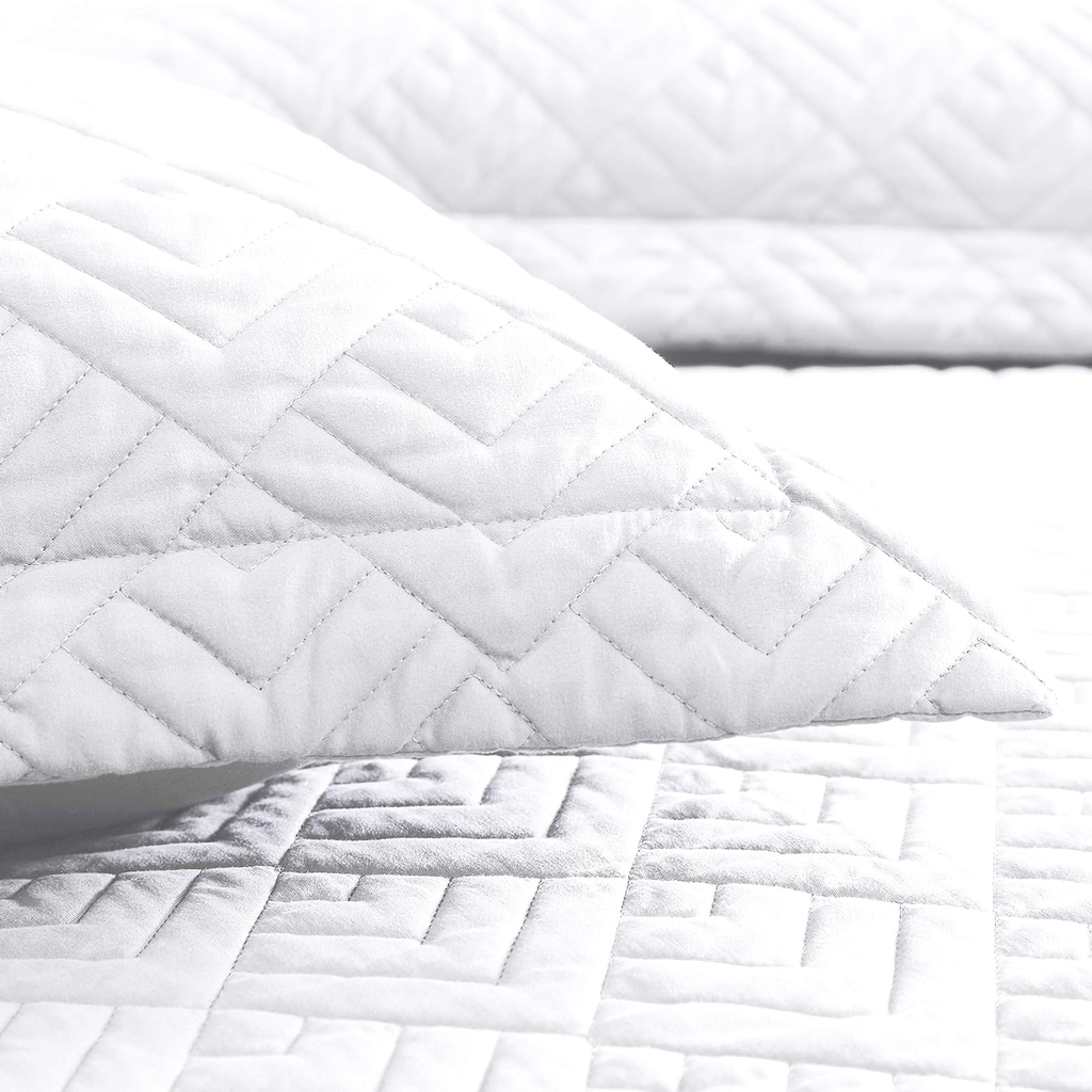 Full/Queen Quilt Set – Modern Geometric Design, Soft & Lightweight, All-Season
