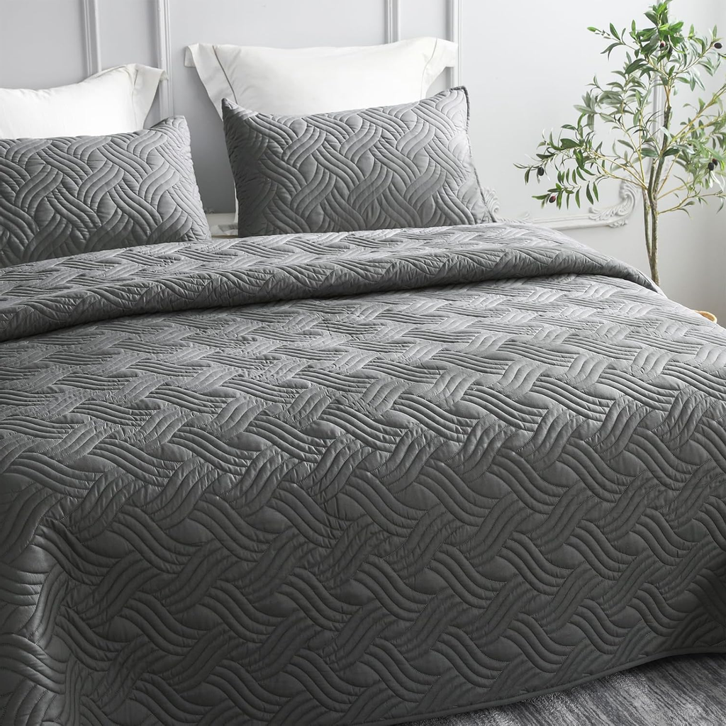 King Quilt Set – 3-Piece Dark Grey Lightweight Bedspread with Pillow Shams, All-Season