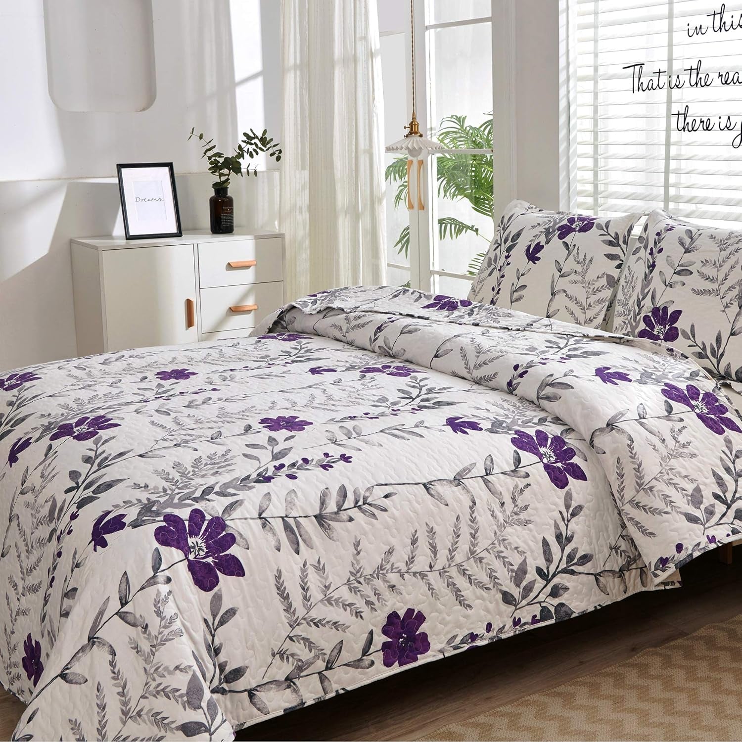 Elegant Vintage Floral Quilt Set – Reversible Queen Bedding