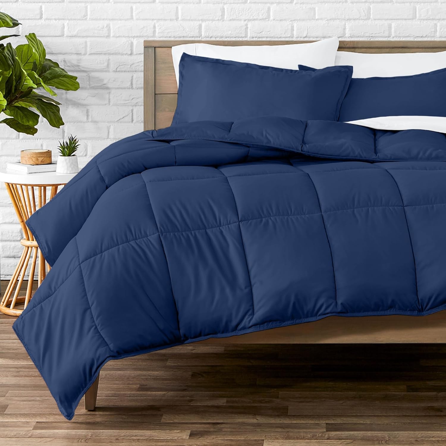 Queen Comforter Set – Ultra-Soft Goose Down Alternative, 1800 Series, All-Season Warmth, Dark Blue